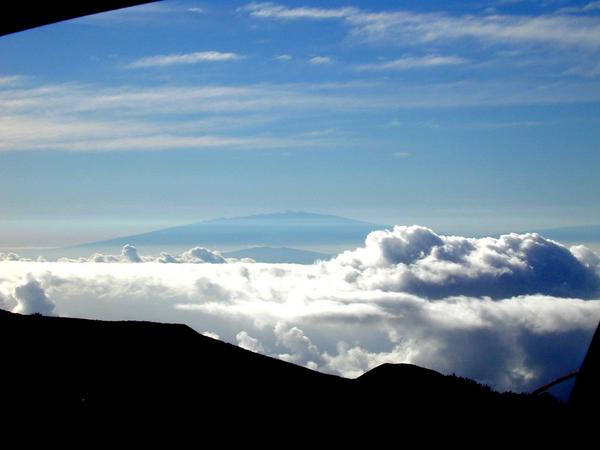 Mauna kea in the distance