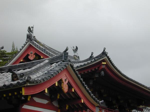 The roosters on the temple