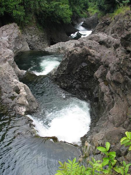 Cascades at boiling POTS