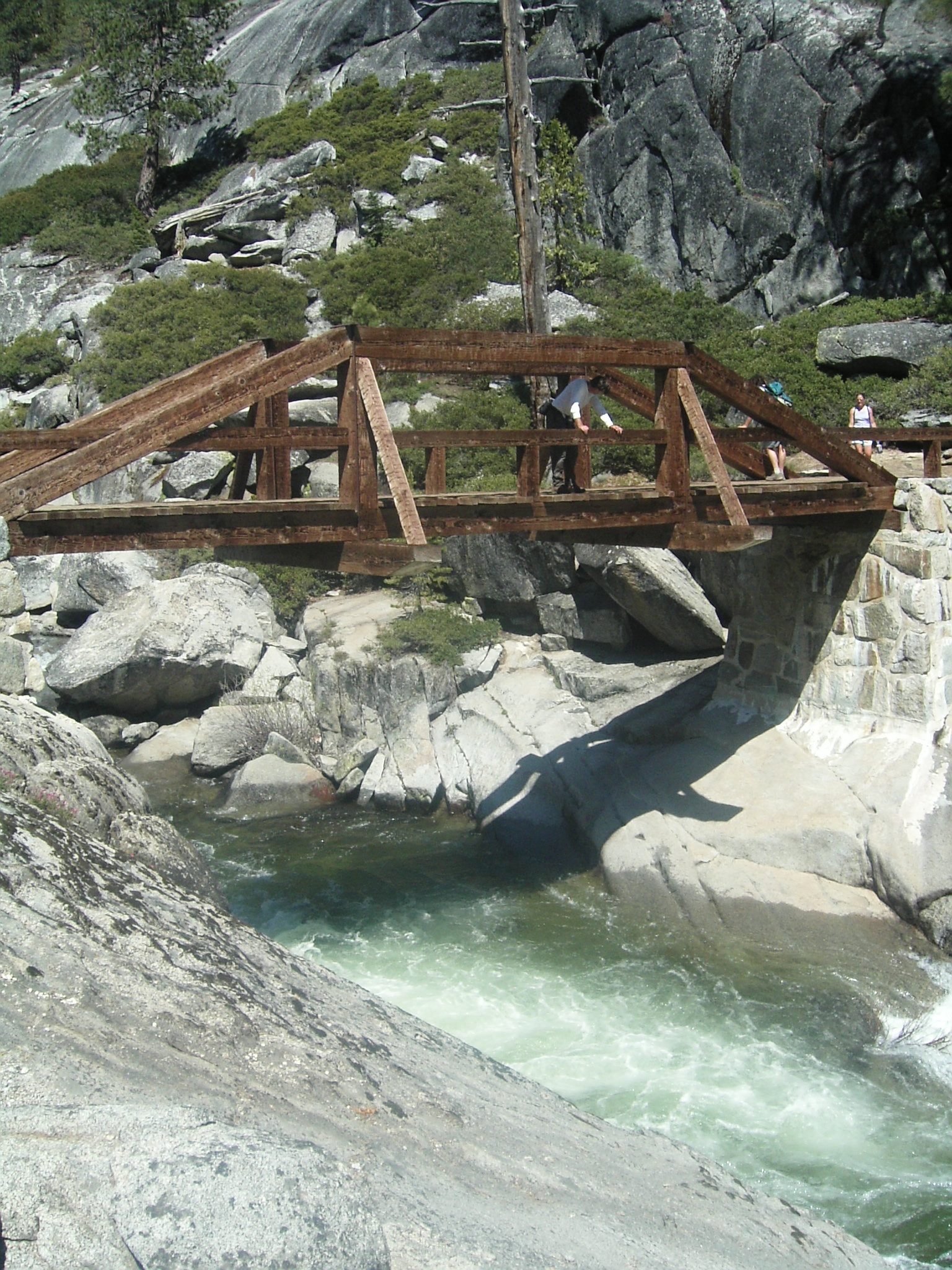 The bridge across yosemite creek
