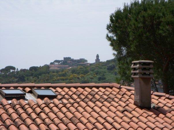 This is the view of the village of castiglione del 20121216 1269388935