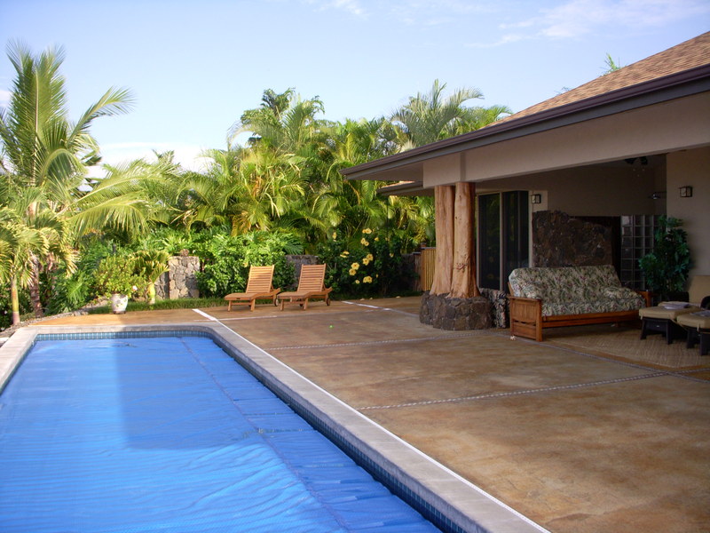 Pool and house 20121212 1758437905