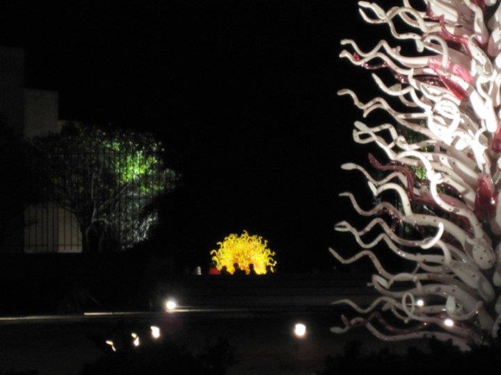 Overview of the two main pieces from the entrance 20121216 1325626514