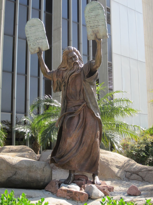 Crystal cathedral angry man 20121211 1181710619