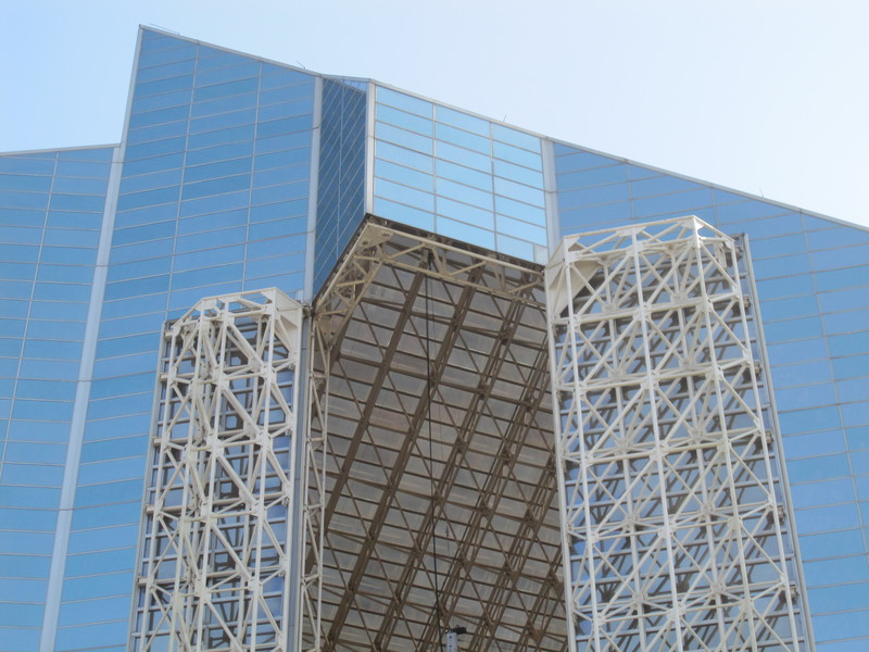 Crystal cathedral giant glass doors 20121211 1524919180