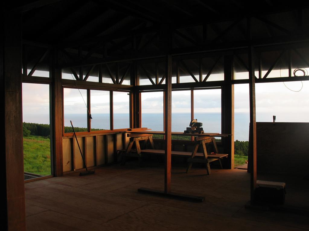 Hilo makai side notice the window frames
