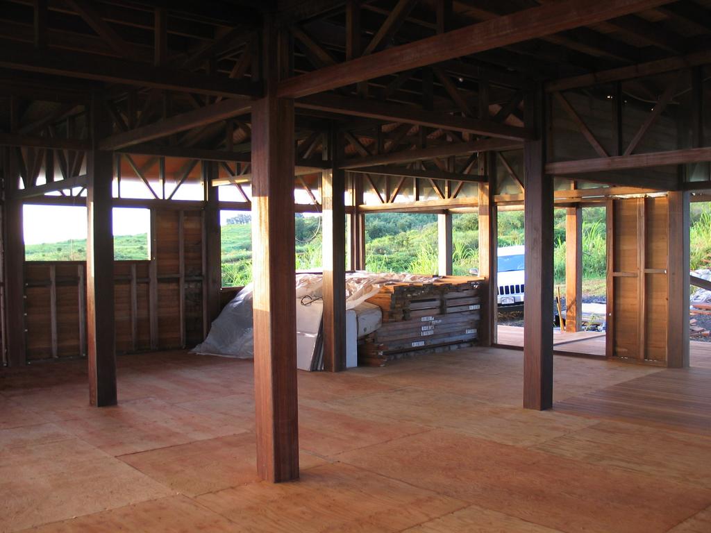 Hilo mauka, the subfloor is complete