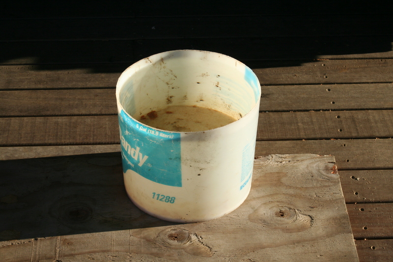 The toothbrush bucket