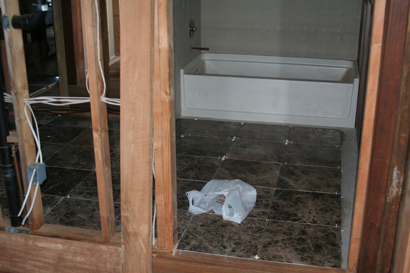 Hilo bath with tub